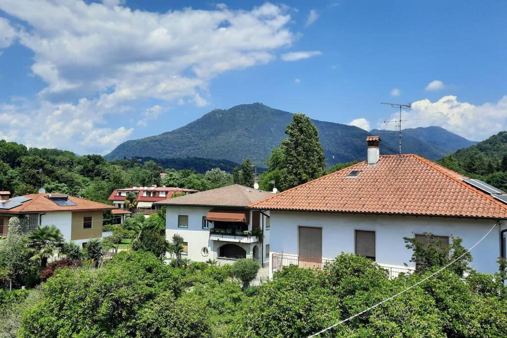 Lago Maggiore, Leggiuno, Ampio Appartamento Dış mekan fotoğraf