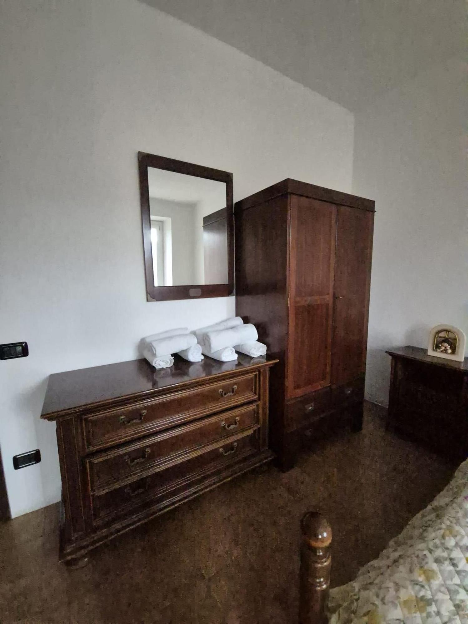 Lago Maggiore, Leggiuno, Ampio Appartamento Dış mekan fotoğraf